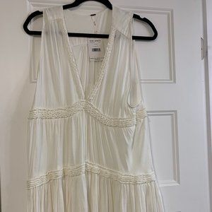 NEW WITH TAGS Free Prople white tunic - M